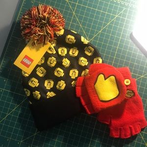 Kids LEGO Beanie and Mitten/Gloves Set (brand new)